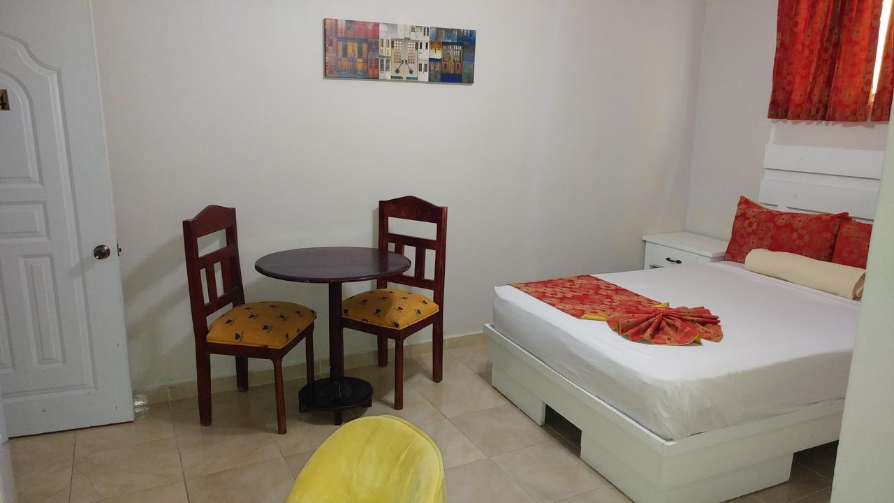 Hotel & Restaurante Flamboyan Higuey Екстер'єр фото