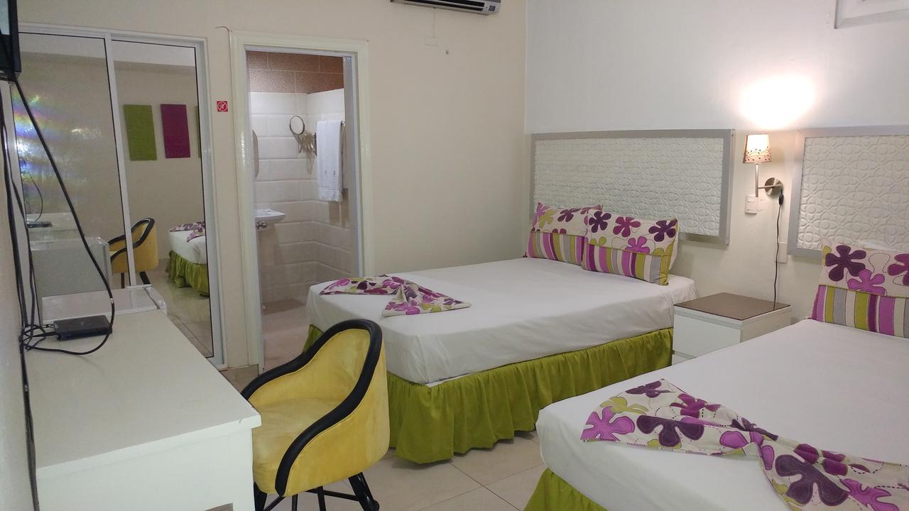 Hotel & Restaurante Flamboyan Higuey Екстер'єр фото